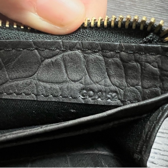 Givenchy croc wallet - Picture 2 of 8